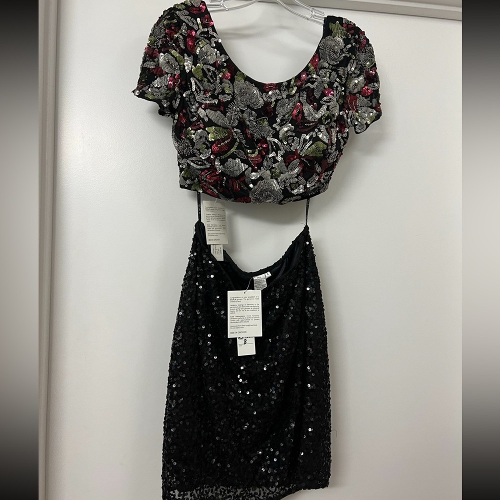 Crop formal top and skirt, sequin black and floral size 8 Scala